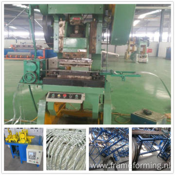 Double strands barbed wire mesh machine